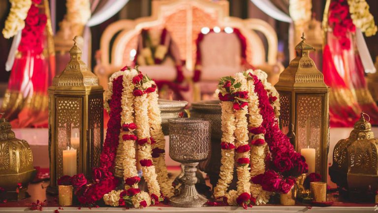Mastering the Art of Coordinating Wedding Décor with Your Attire